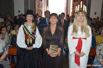 Miles de personas celebran el día de Santa Lucía en Las Tirajanas (Foto Francisco Javier Santana)